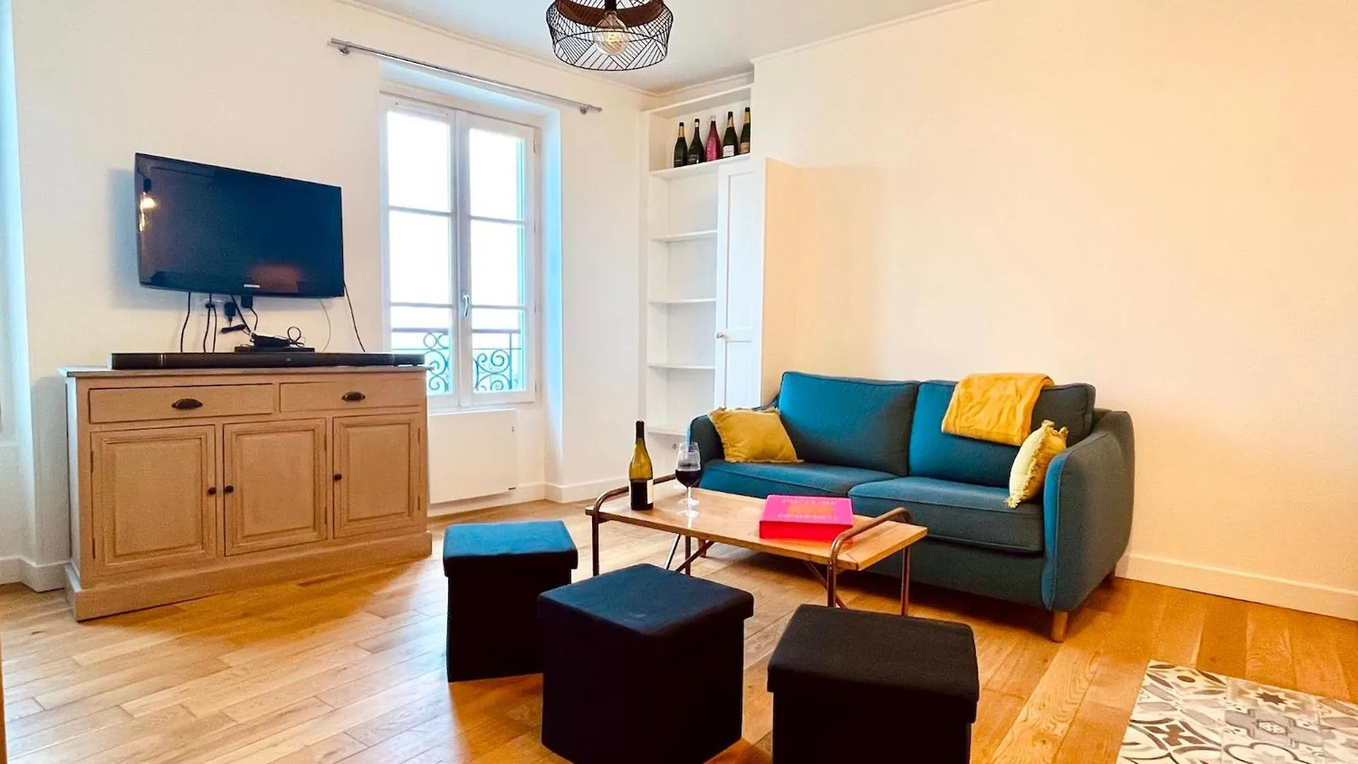 Le Penthouse Du Sacre-Coeur contacts